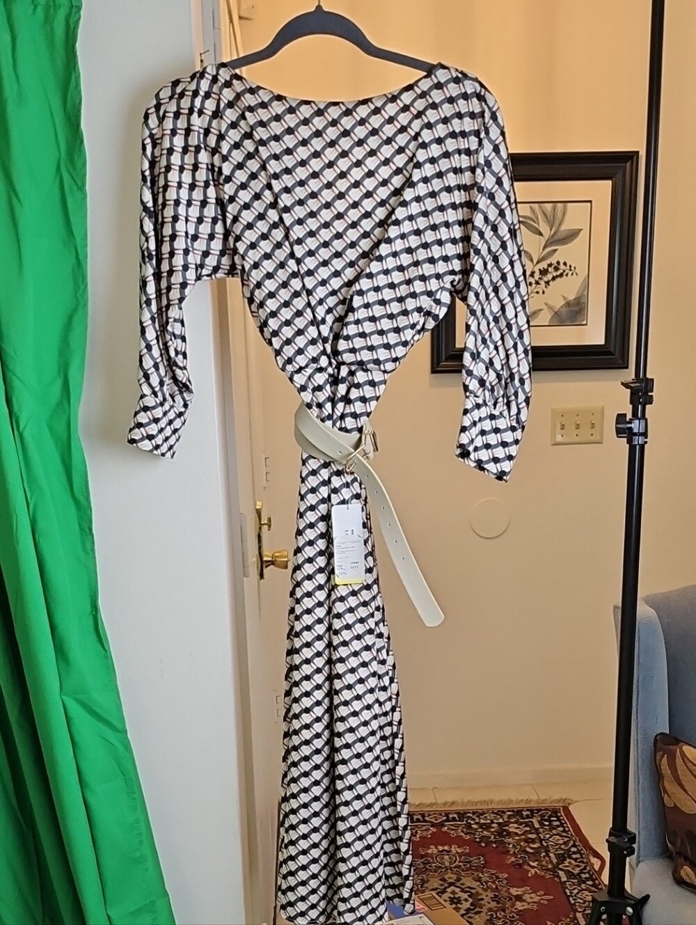 Source Unknown Black and White Geometric Midi Dress with Belt